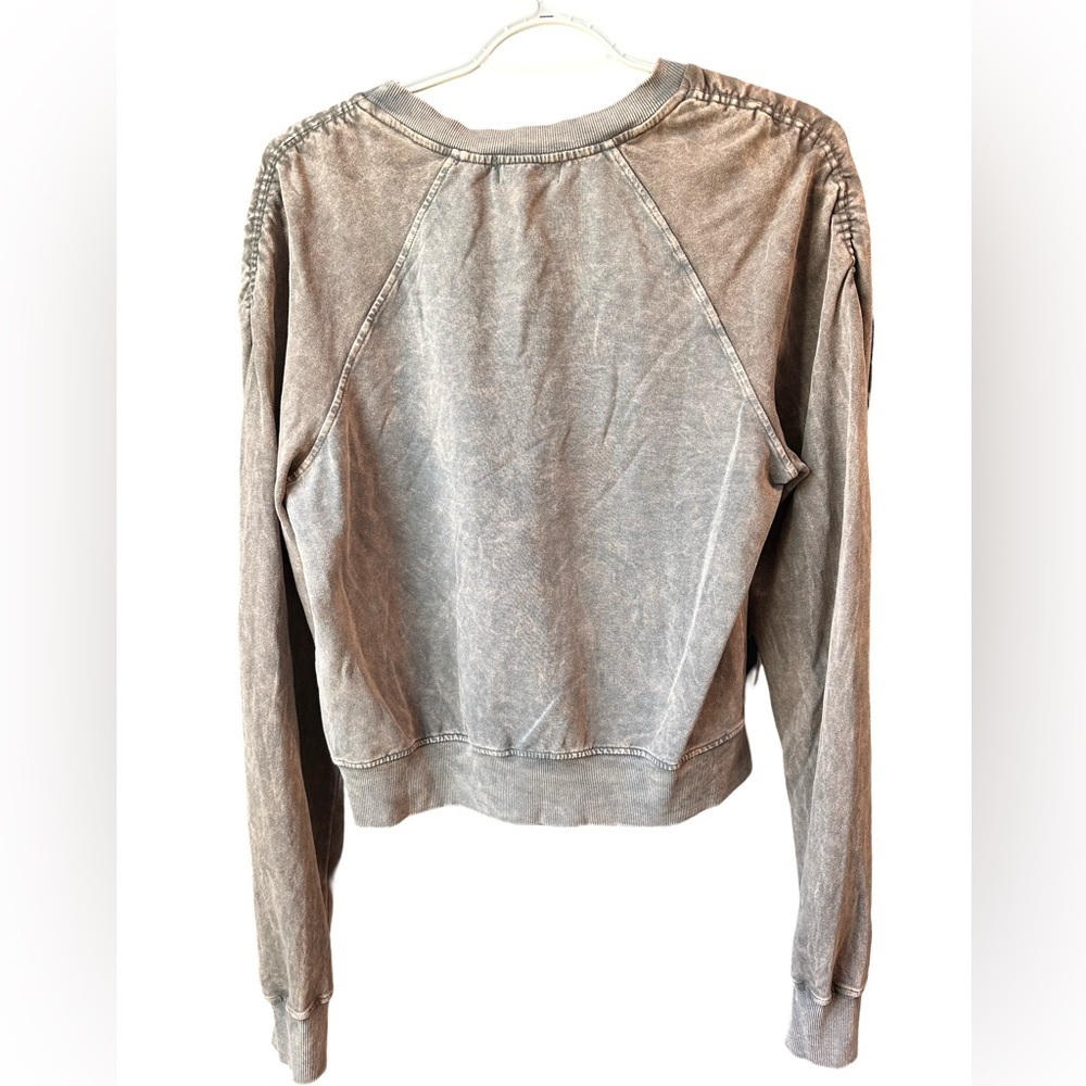 T.la NWT Long Sleeve Sweatshirt Size Small - Picture 2 of 6